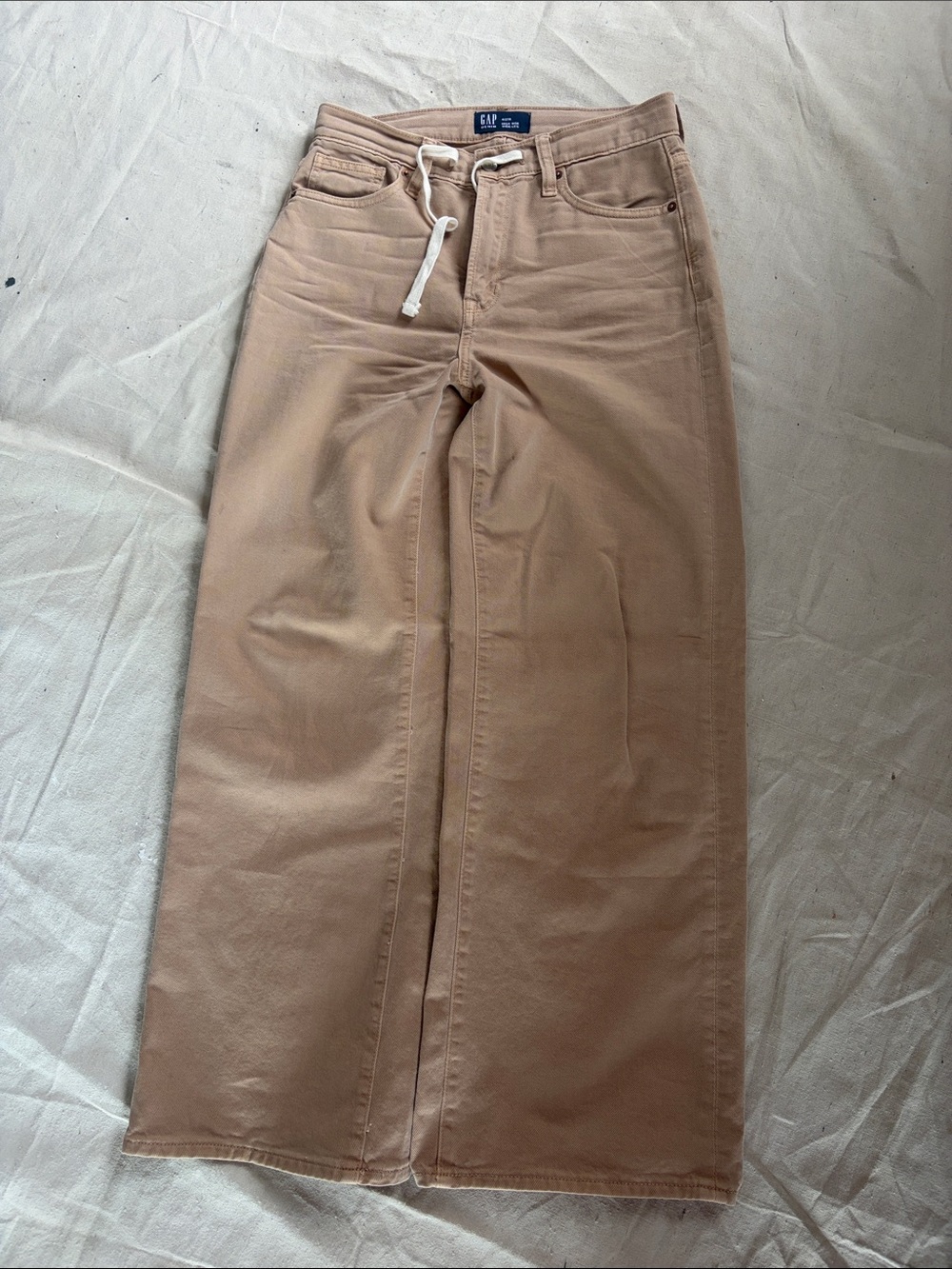 GAP Wide-Leg Jeans in Tan